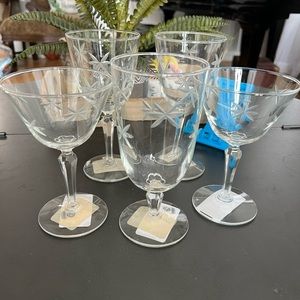 vintage with exploded cosmic design stem wine glasses